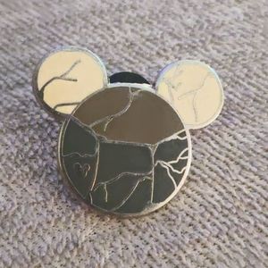 Disney Polynesian Resort WDW Hidden Mickey Pin 1 0f 6